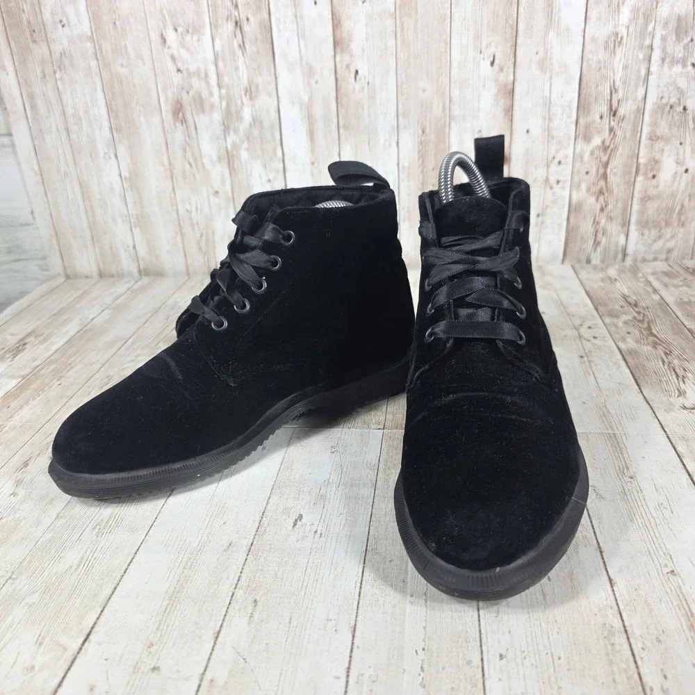 Dr. Martens Lana Velvet Ankle Boots Women's‎ US 7 EU 38 Black Lace Up